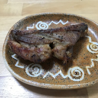 骨つき豚肉のグリル焼き
